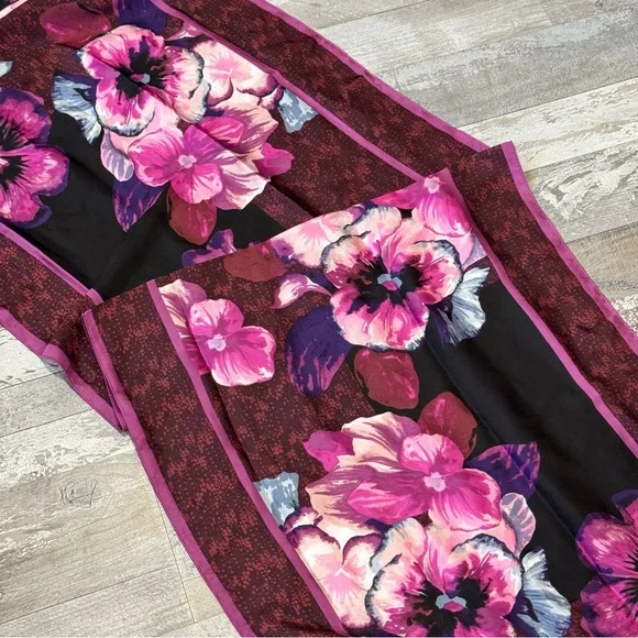 NWT White House Black Market Viola Oblong Scarf Purple Hues - Picture 6 of 8